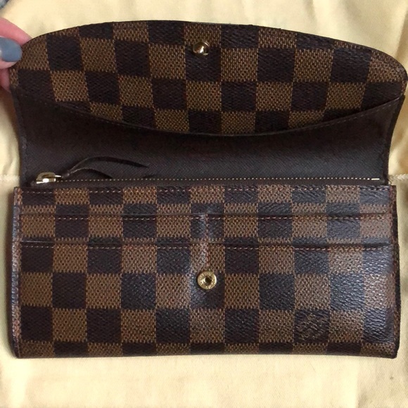 Louis Vuitton Emilie Wallet - Picture 2 of 9